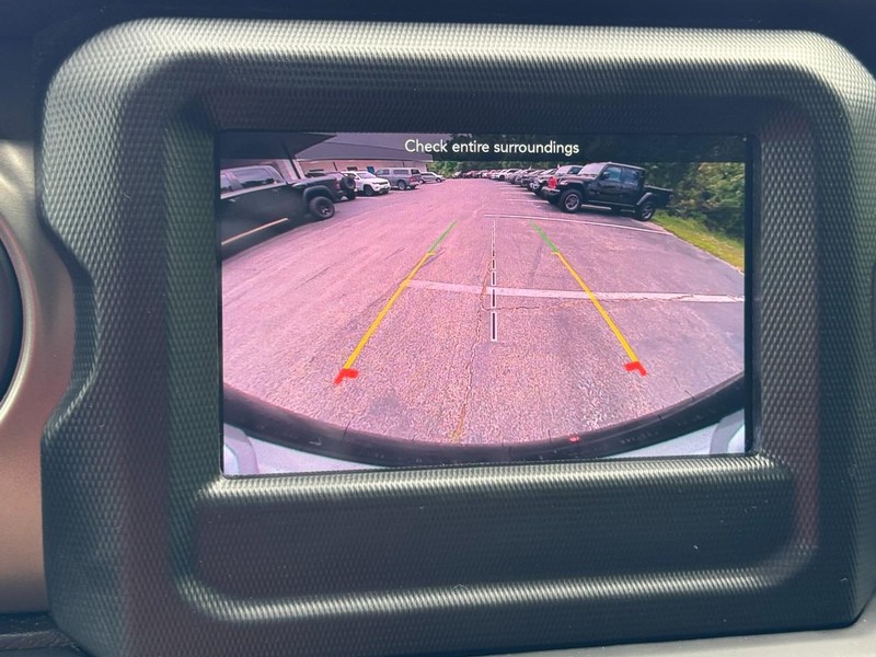 Jeep Wrangler Vehicle Full-screen Gallery Image 22