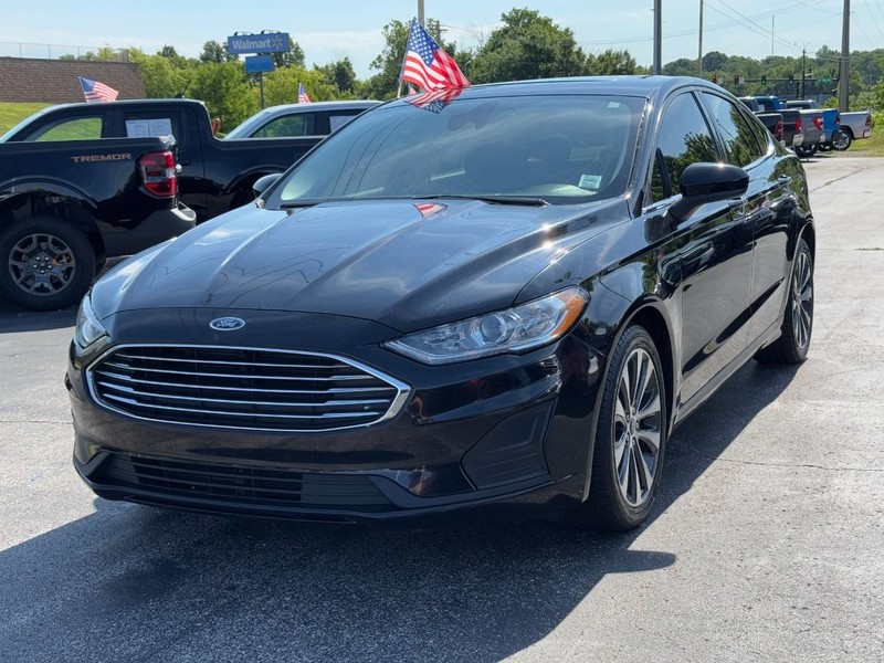 Ford Fusion Vehicle Full-screen Gallery Image 08