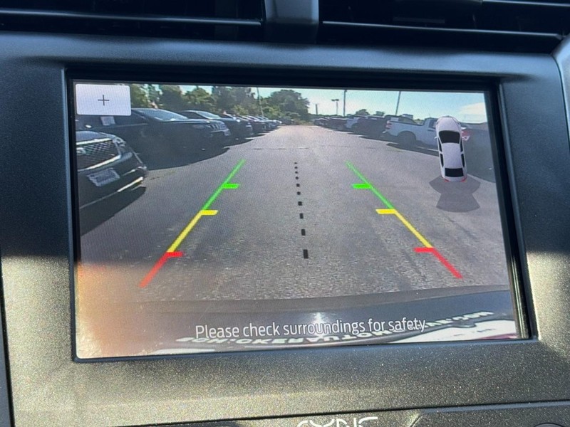 Ford Fusion Vehicle Full-screen Gallery Image 20