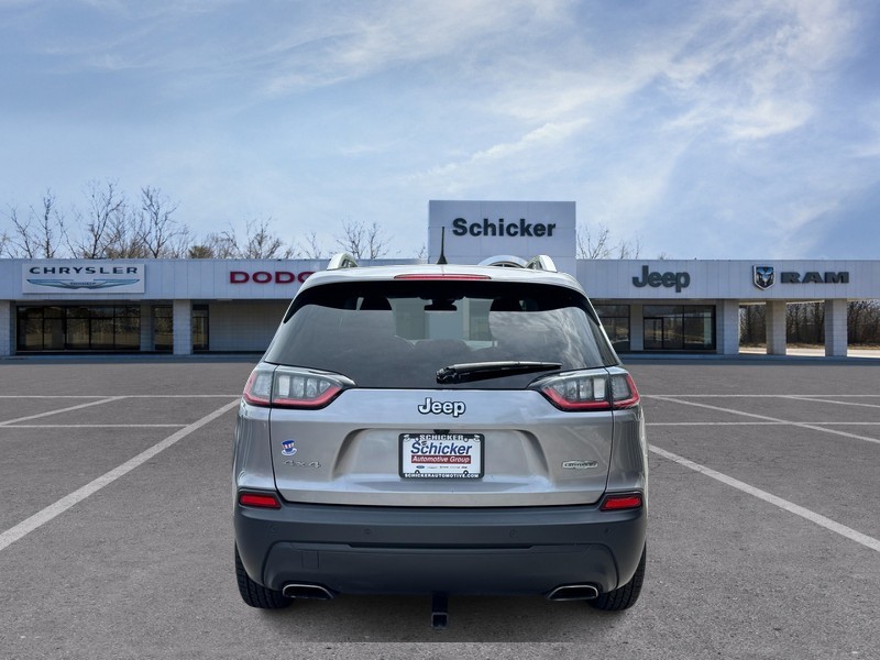 Jeep Cherokee Vehicle Full-screen Gallery Image 04
