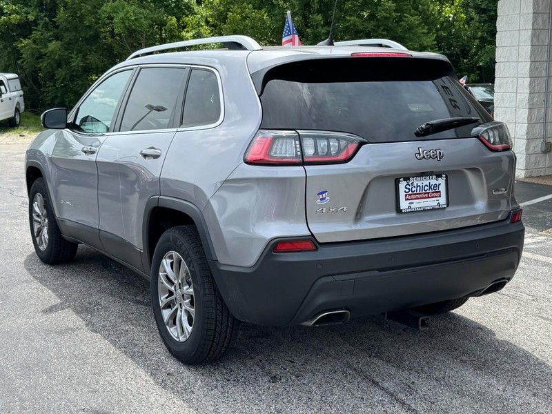 Jeep Cherokee Vehicle Full-screen Gallery Image 06