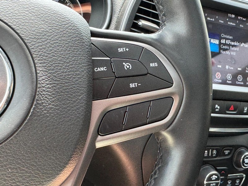 Jeep Cherokee Vehicle Full-screen Gallery Image 19