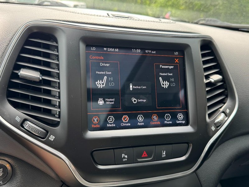 Jeep Cherokee Vehicle Full-screen Gallery Image 22