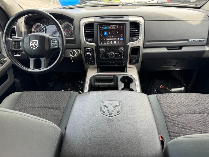 Ram 1500 Vehicle Full-screen Gallery Image 11