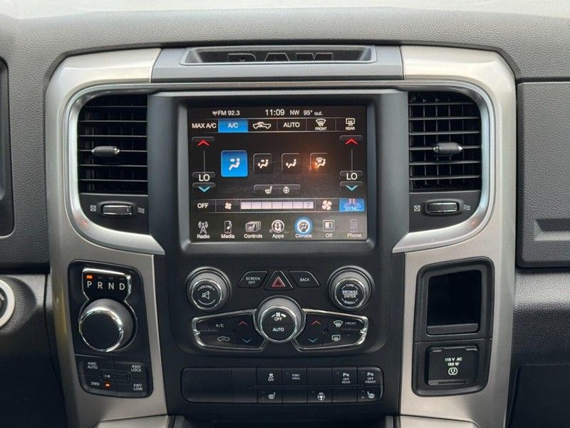 Ram 1500 Vehicle Full-screen Gallery Image 13