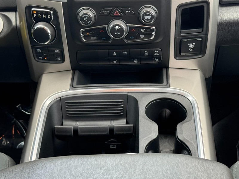 Ram 1500 Vehicle Full-screen Gallery Image 14