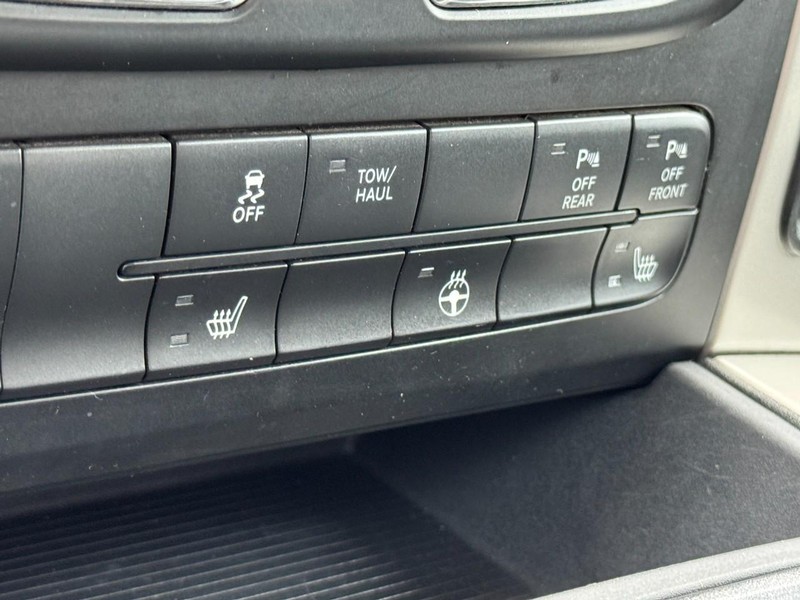 Ram 1500 Vehicle Full-screen Gallery Image 19