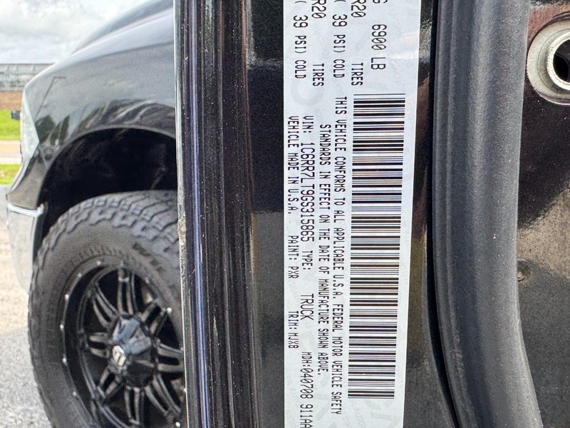 Ram 1500 Vehicle Full-screen Gallery Image 25
