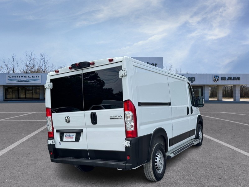 Ram ProMaster Cargo Van Vehicle Full-screen Gallery Image 03