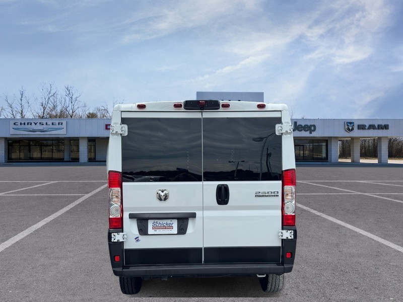 Ram ProMaster Cargo Van Vehicle Full-screen Gallery Image 04