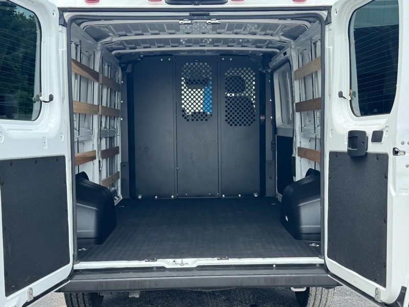Ram ProMaster Cargo Van Vehicle Full-screen Gallery Image 05