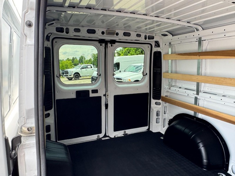 Ram ProMaster Cargo Van Vehicle Full-screen Gallery Image 11