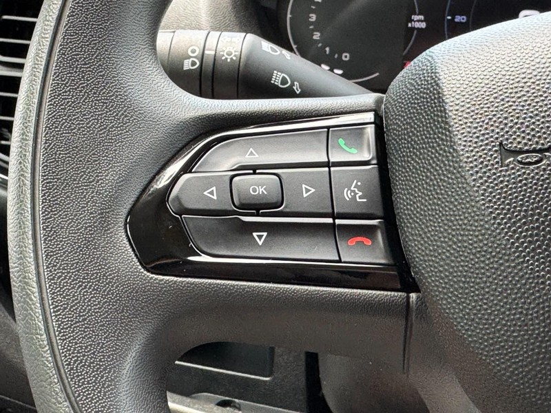 Ram ProMaster Cargo Van Vehicle Full-screen Gallery Image 13