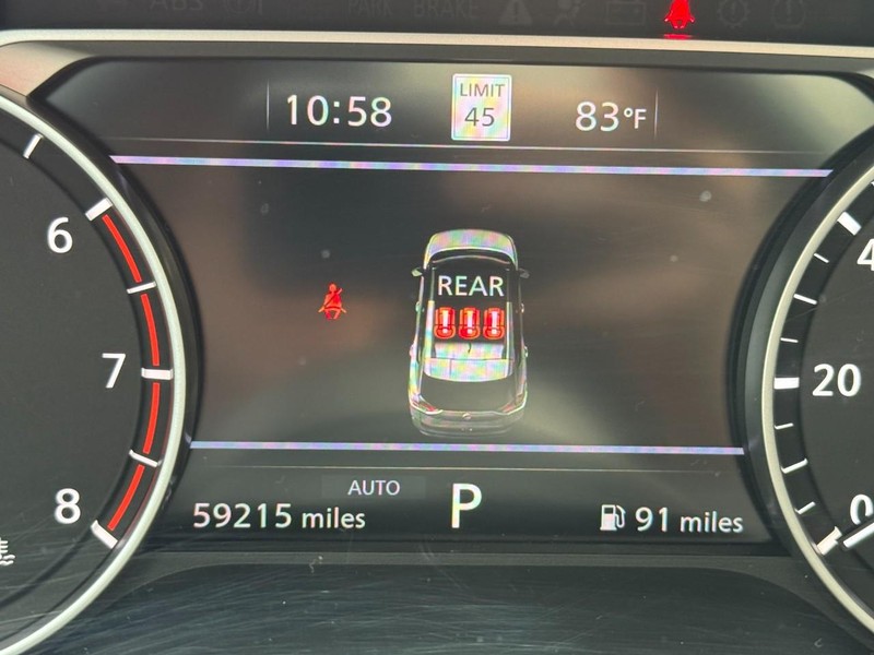 Nissan Rogue Vehicle Full-screen Gallery Image 20