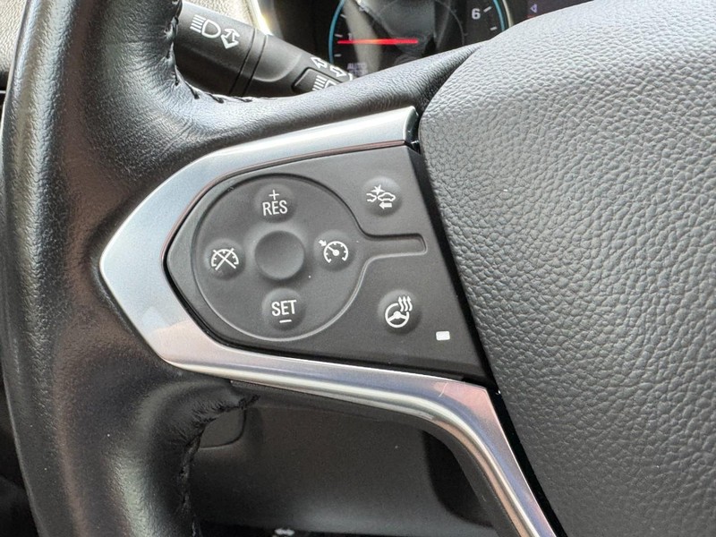 Chevrolet Traverse Vehicle Full-screen Gallery Image 17