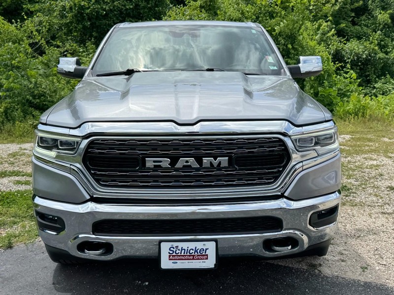 Ram 1500 Vehicle Full-screen Gallery Image 09