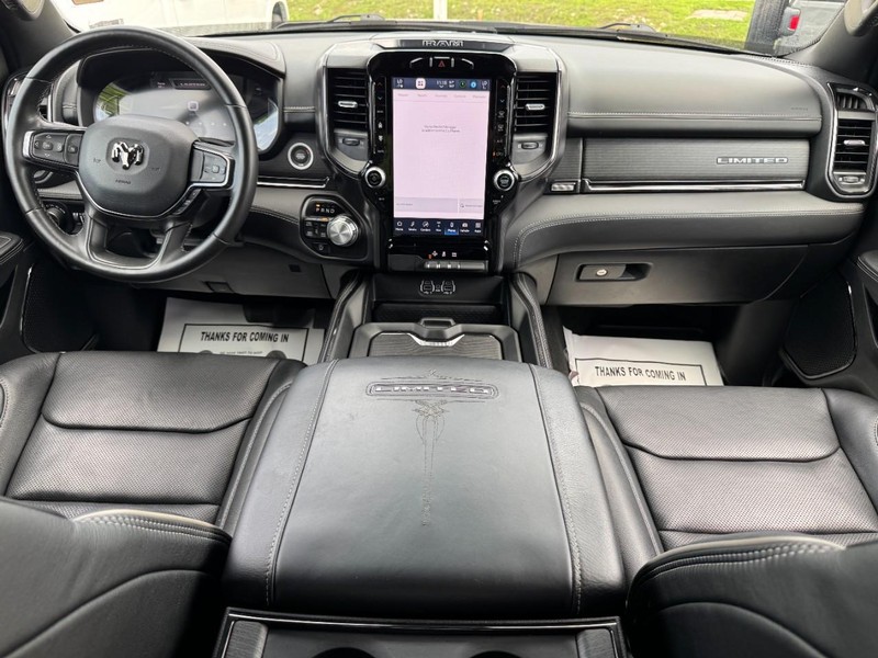 Ram 1500 Vehicle Full-screen Gallery Image 11