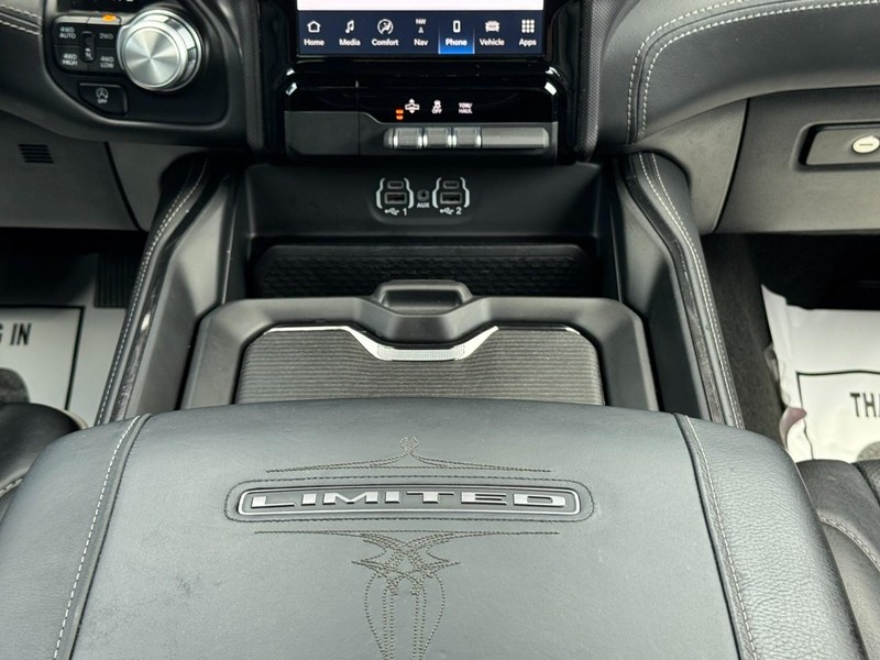 Ram 1500 Vehicle Full-screen Gallery Image 14