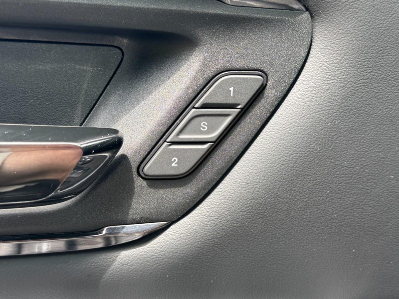 Ram 1500 Vehicle Full-screen Gallery Image 16