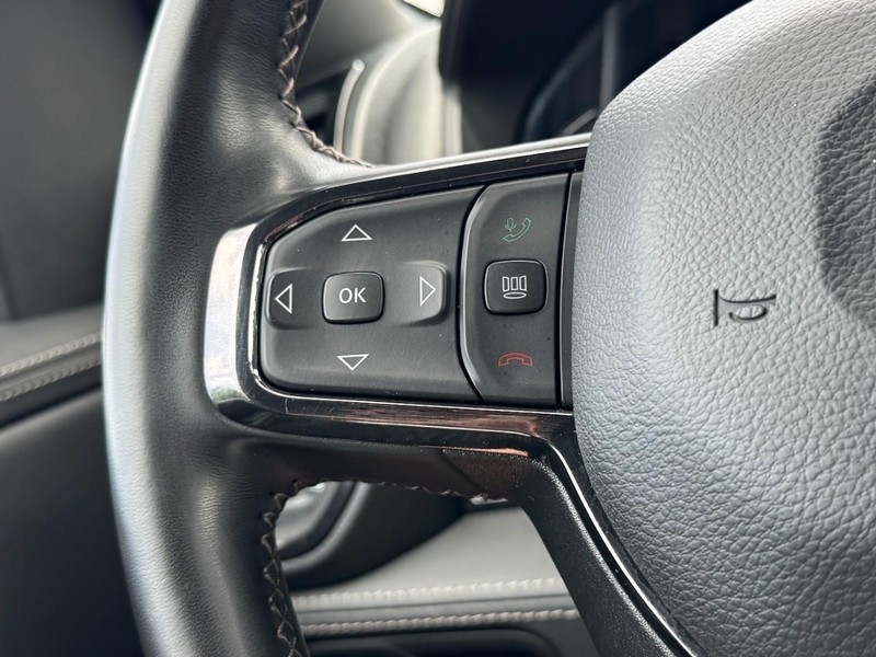 Ram 1500 Vehicle Full-screen Gallery Image 17