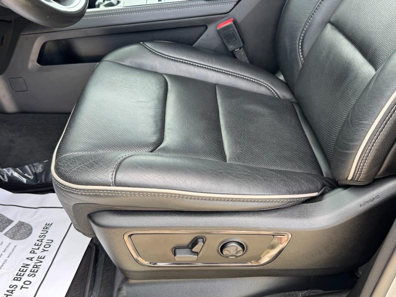 Ram 1500 Vehicle Full-screen Gallery Image 25
