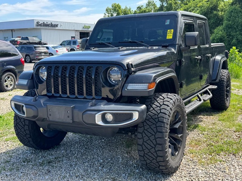 Jeep Gladiator Vehicle Full-screen Gallery Image 02
