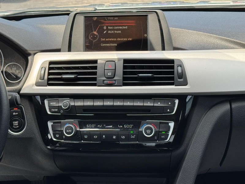 BMW 3 Series Vehicle Full-screen Gallery Image 13