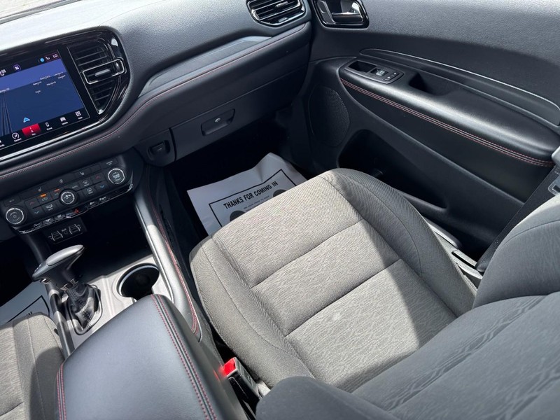 Dodge Durango Vehicle Full-screen Gallery Image 16