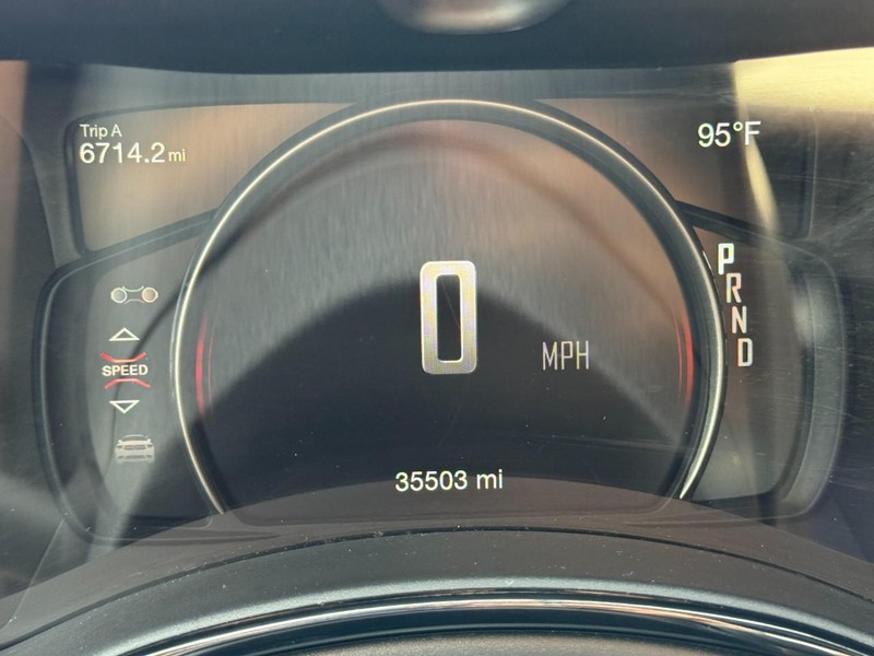 Dodge Durango Vehicle Full-screen Gallery Image 19