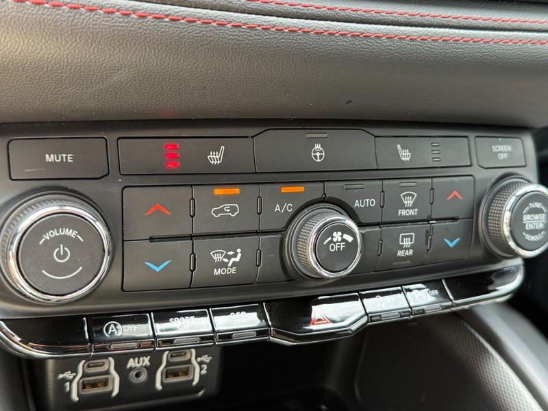 Dodge Durango Vehicle Full-screen Gallery Image 20
