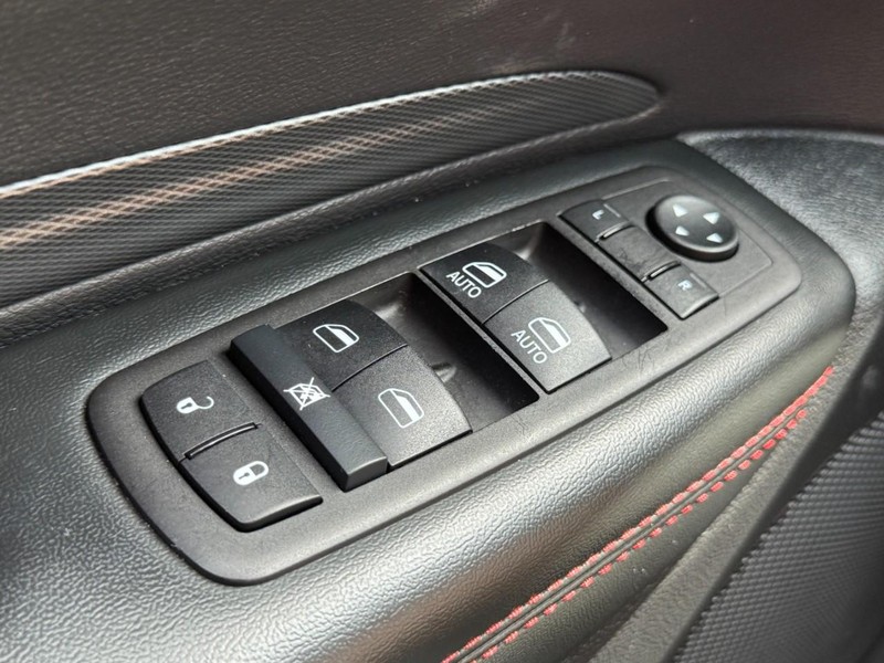 Dodge Durango Vehicle Full-screen Gallery Image 23