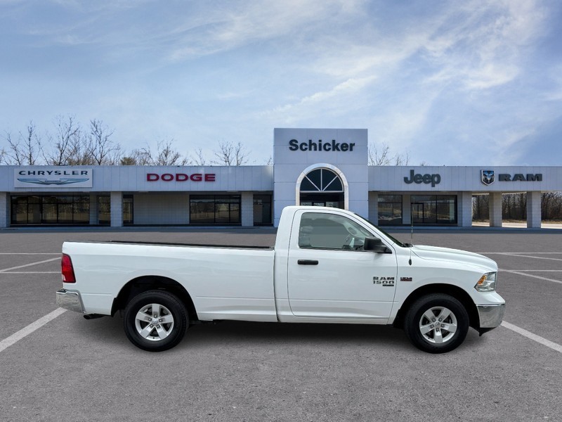 Ram 1500 Classic Vehicle Full-screen Gallery Image 02
