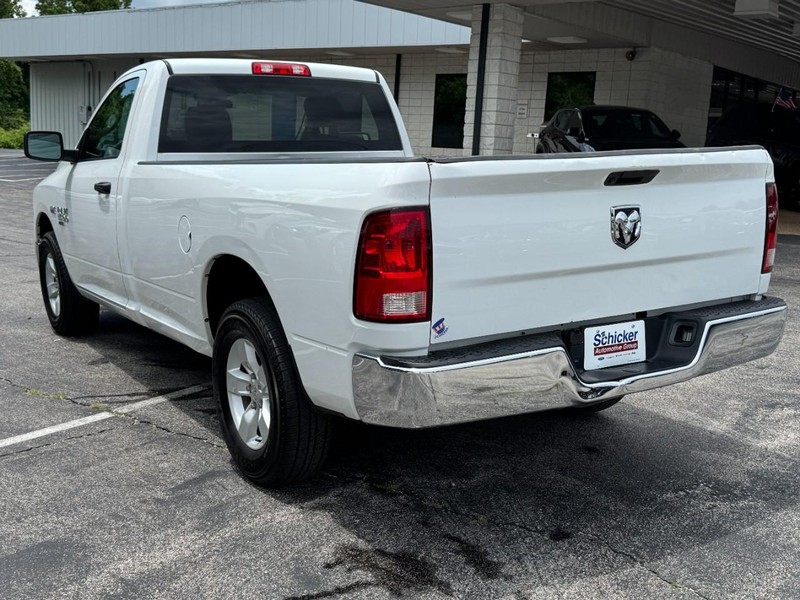 Ram 1500 Classic Vehicle Full-screen Gallery Image 06