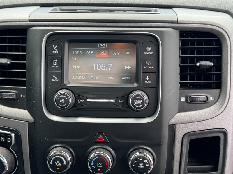 Ram 1500 Classic Vehicle Full-screen Gallery Image 13