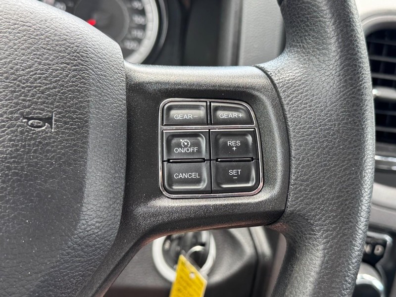 Ram 1500 Classic Vehicle Full-screen Gallery Image 16