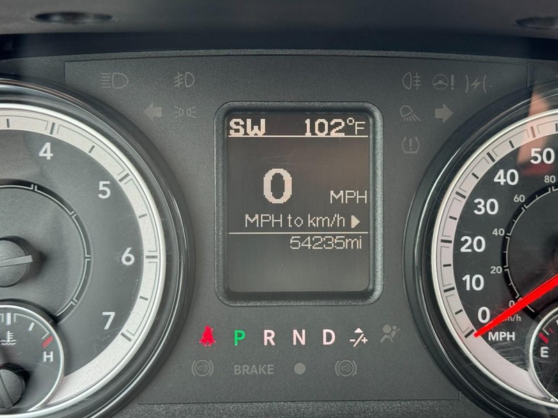 Ram 1500 Classic Vehicle Full-screen Gallery Image 17