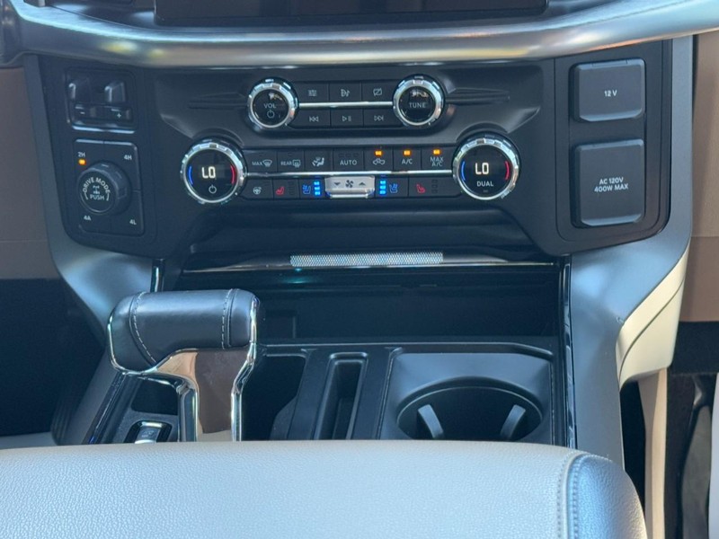 Ford F-150 Vehicle Full-screen Gallery Image 14