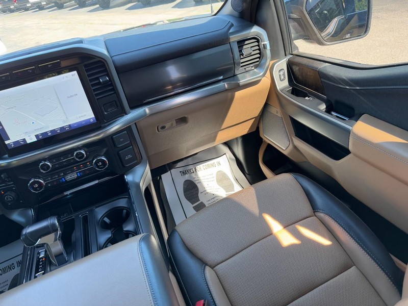 Ford F-150 Vehicle Full-screen Gallery Image 15