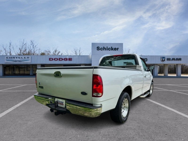 Ford F-150 Vehicle Full-screen Gallery Image 03