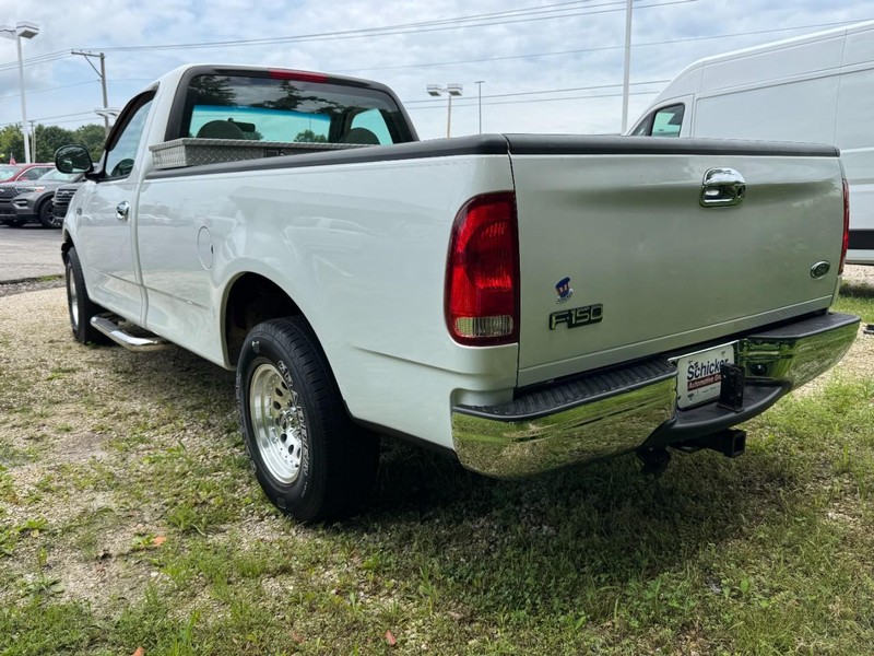 Ford F-150 Vehicle Full-screen Gallery Image 06