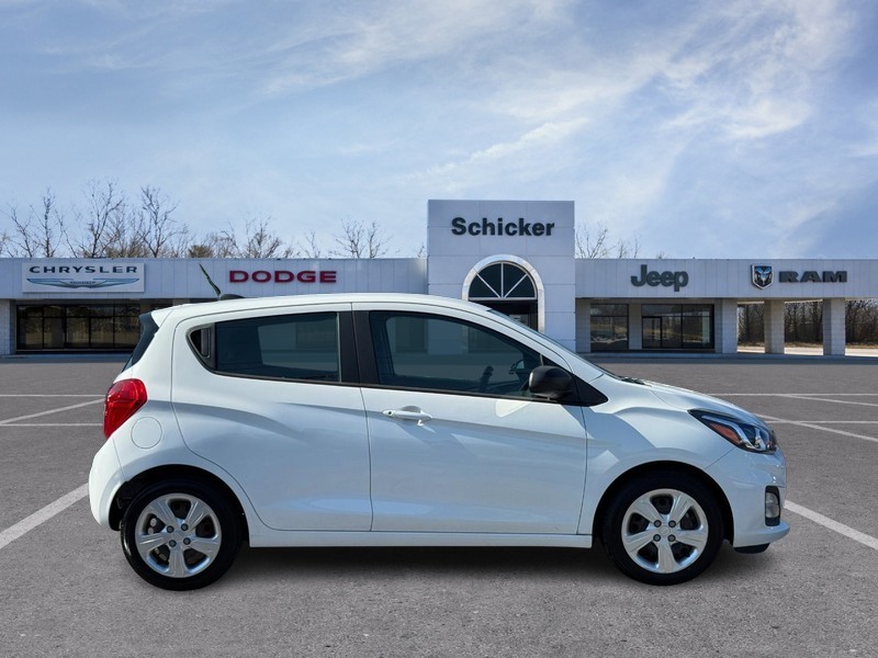 Chevrolet Spark Vehicle Full-screen Gallery Image 02
