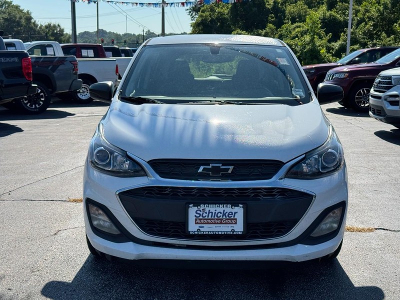 Chevrolet Spark Vehicle Full-screen Gallery Image 09