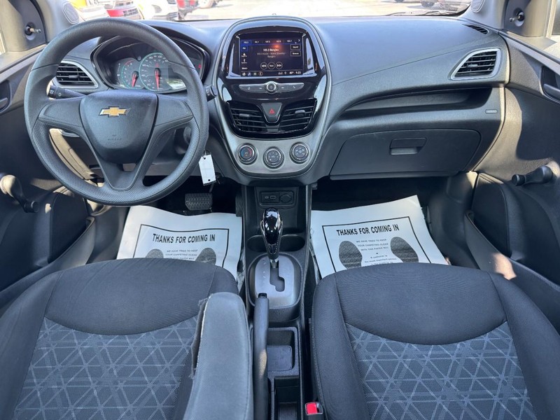 Chevrolet Spark Vehicle Full-screen Gallery Image 11