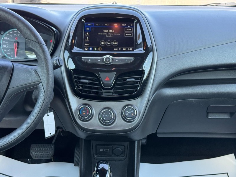 Chevrolet Spark Vehicle Full-screen Gallery Image 13