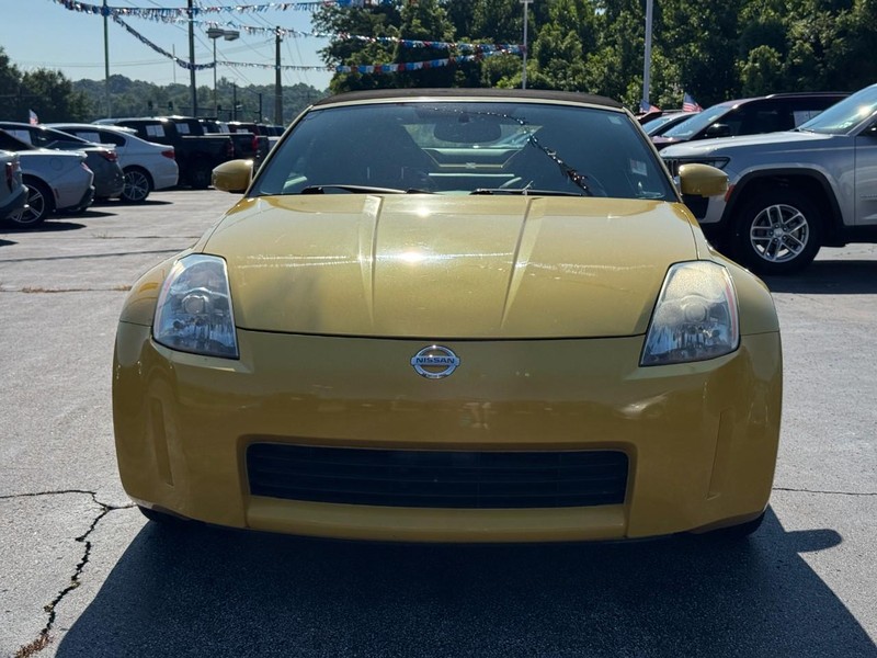 Nissan 350Z Vehicle Full-screen Gallery Image 08