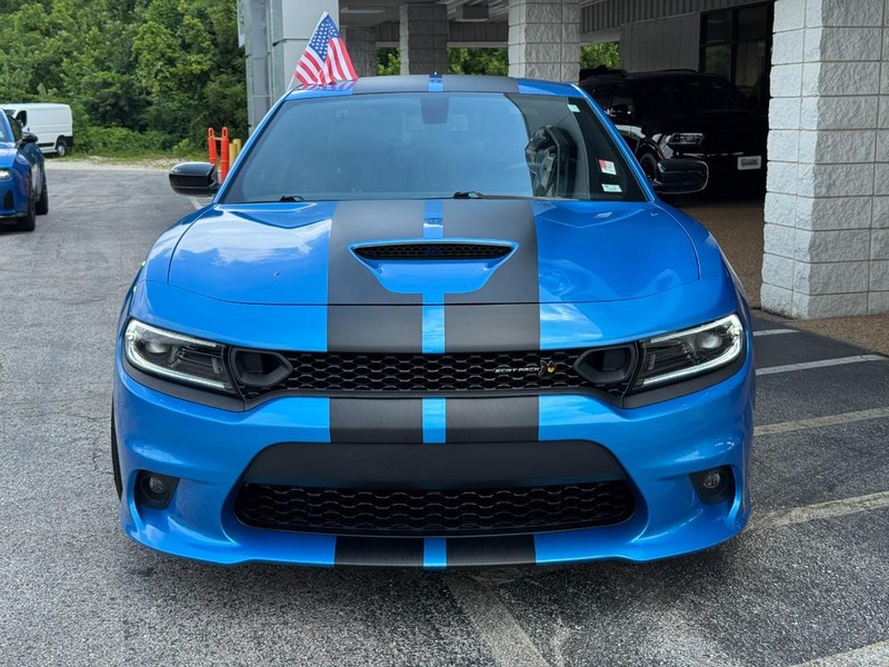 Dodge Charger Vehicle Full-screen Gallery Image 09