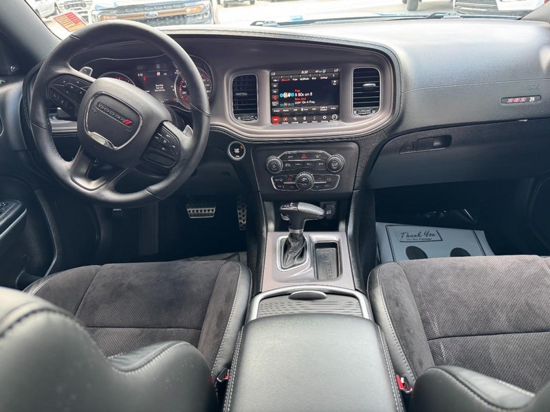 Dodge Charger Vehicle Full-screen Gallery Image 11