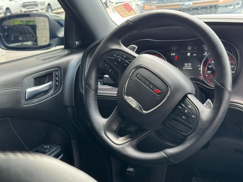 Dodge Charger Vehicle Full-screen Gallery Image 12