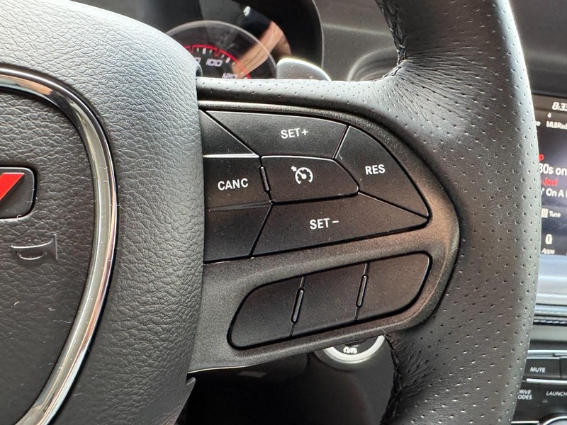 Dodge Charger Vehicle Full-screen Gallery Image 18
