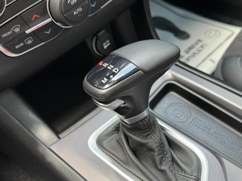 Dodge Charger Vehicle Full-screen Gallery Image 20